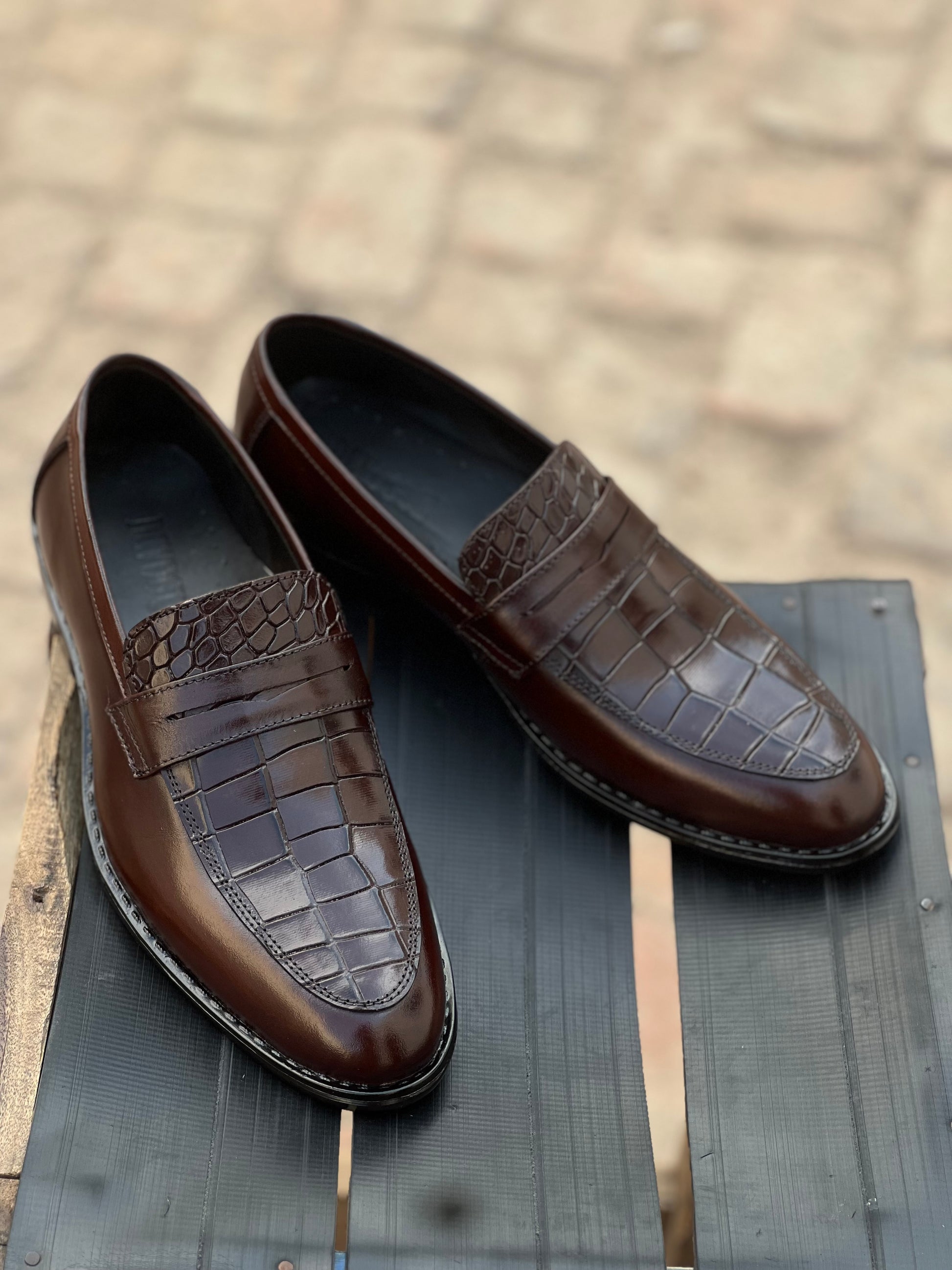 ST-06-Brown Crocodile print Leather Horse bit Formal Loafer Style In Rubber sole - DeVogue