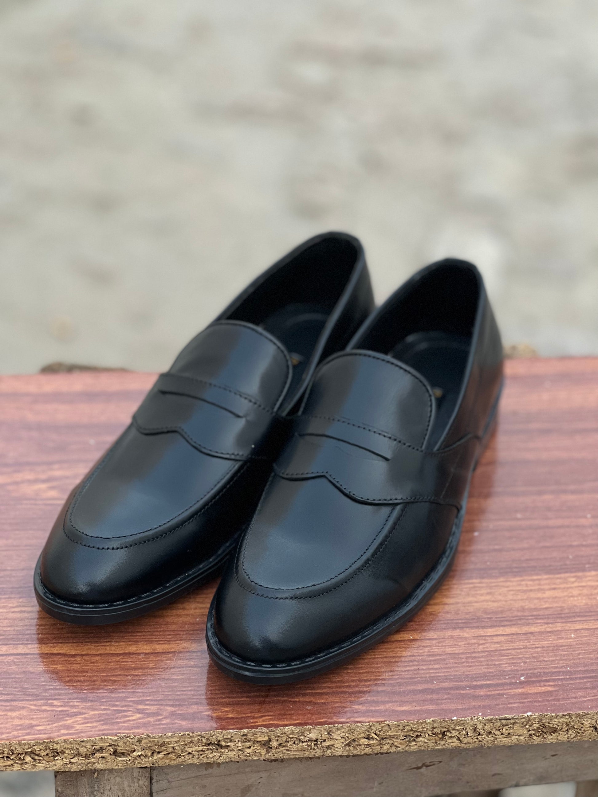 5004-Black Cow Leather Formal Loafer Style In Rubber sole – DeVogue